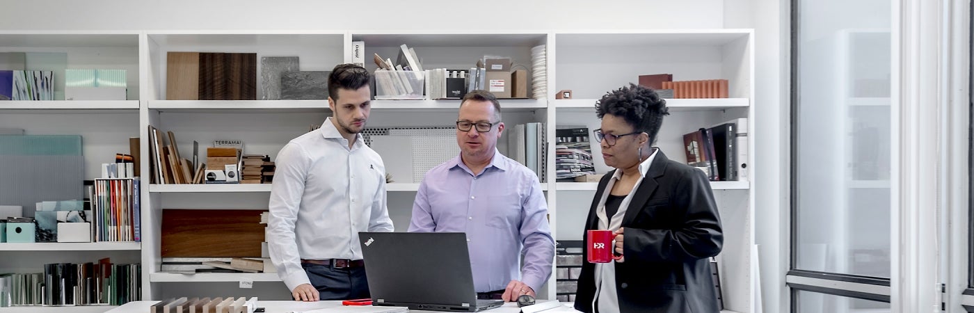 HDR employees collaborating in Chicago office