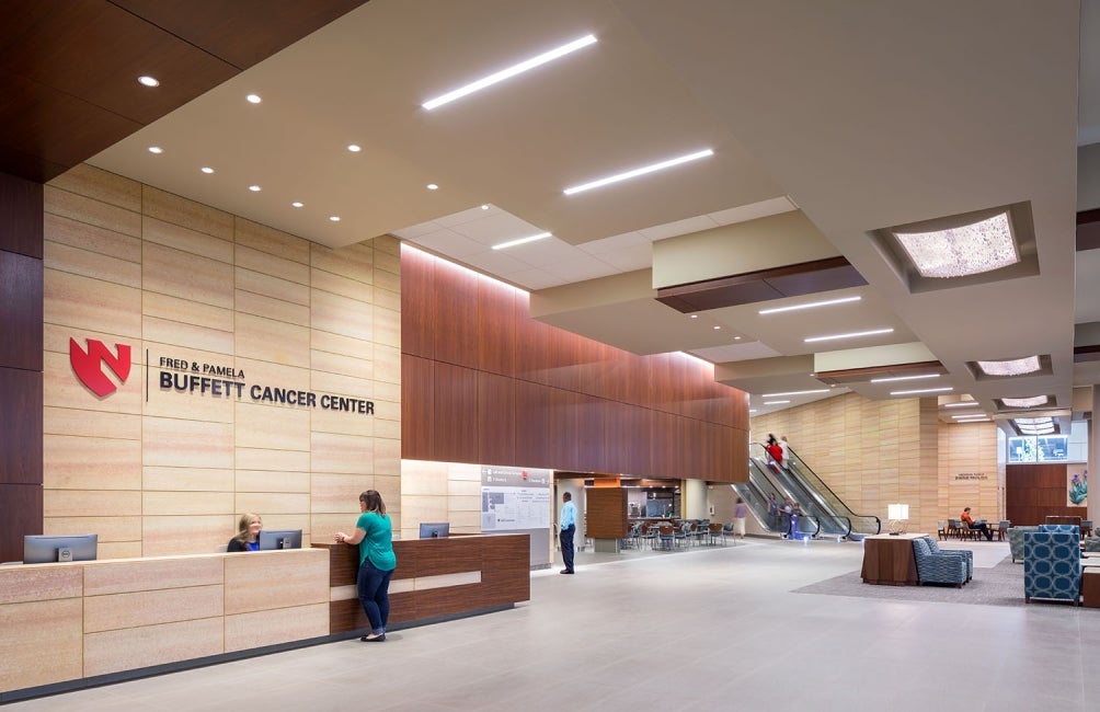 nebraska-medicine-unmc-fred-pamela-buffett-cancer-center-lobby