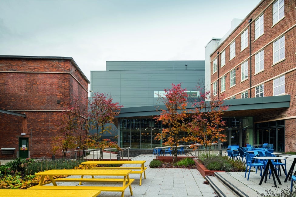 Science and Innovation Centre Reckitt Exterior Seating