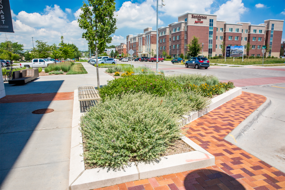 Aksarben Curbs, Hotel